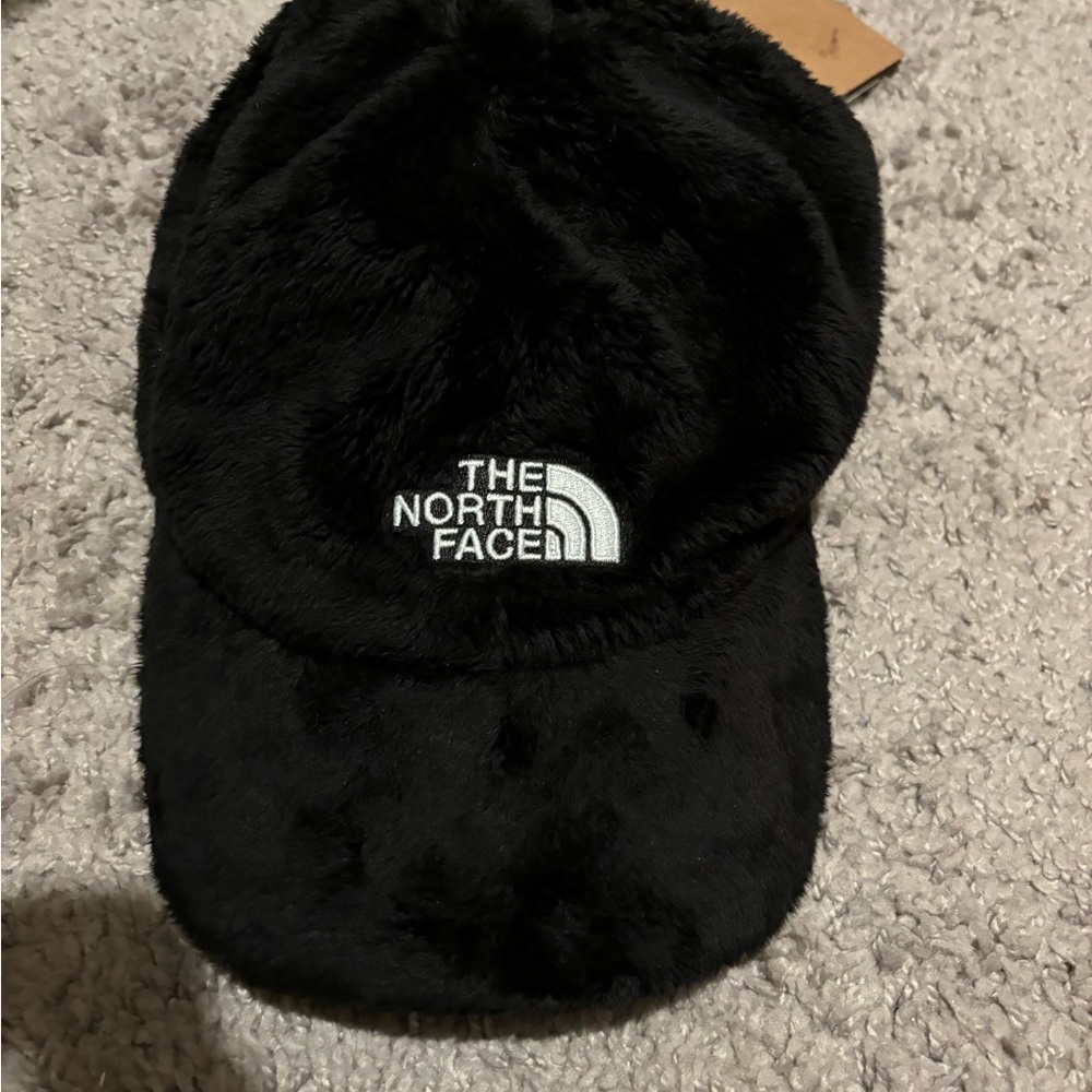 Brand New North Face Vest with two North Face Hats!!๐ค๐ค - Picture 11 of 12